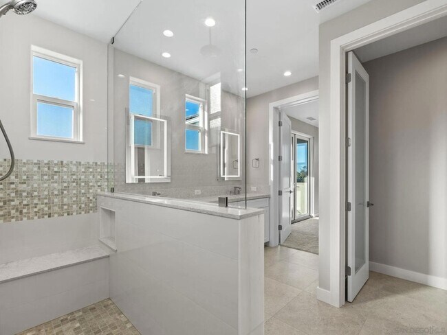 Building Photo - 2954 Copley Ave
