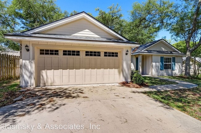 Building Photo - 3 br, 2 bath House - 321 S. 14th St