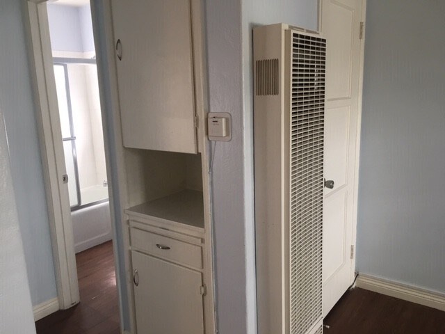 storage areas in hallway - 4435 E Ocean Blvd