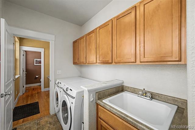 Building Photo - 2745 Xanthia St