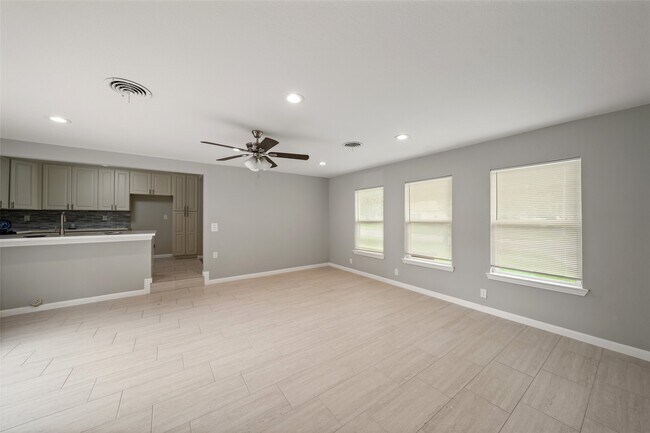 Building Photo - 5755 Belvedere Dr