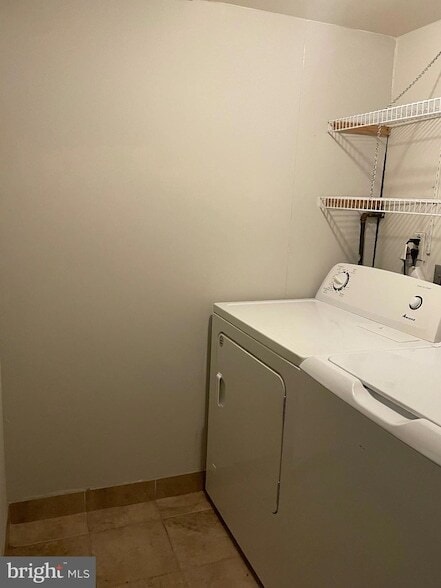 Building Photo - 202 Stony Way