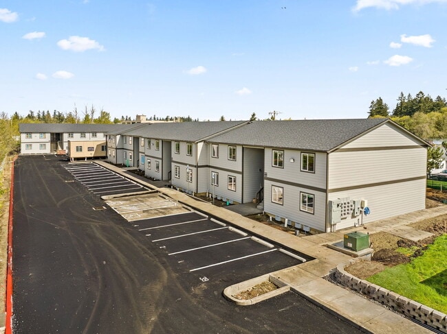 Building Photo - 2901 SE Salem Ave