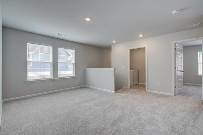 Building Photo - 142 Paddle Boat Wy