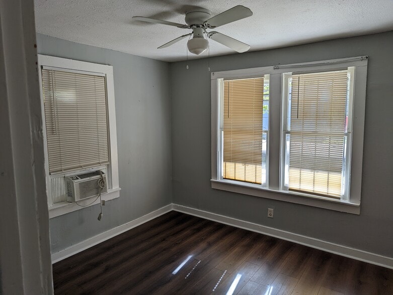 Building Photo - 4102 Oxford Street