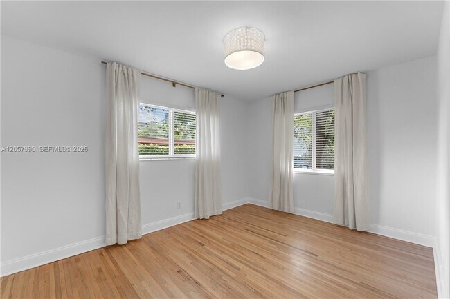 Building Photo - 2031 SW 66th Ave