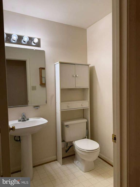 Building Photo - 5976 Norham Dr