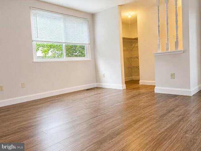 Building Photo - 5559 Hecate Ct