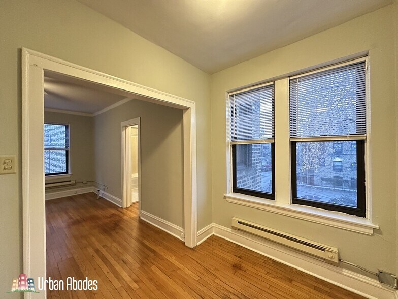 Building Photo - 4635 N Paulina St