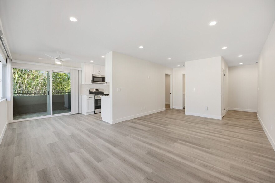 Building Photo - 5409 Radford Ave