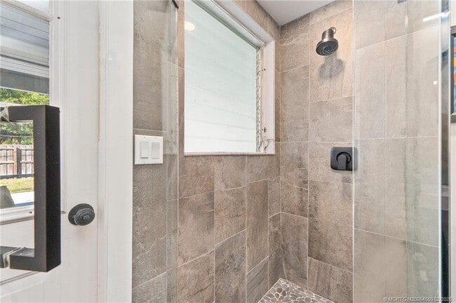 Building Photo - 530 S Manor Dr