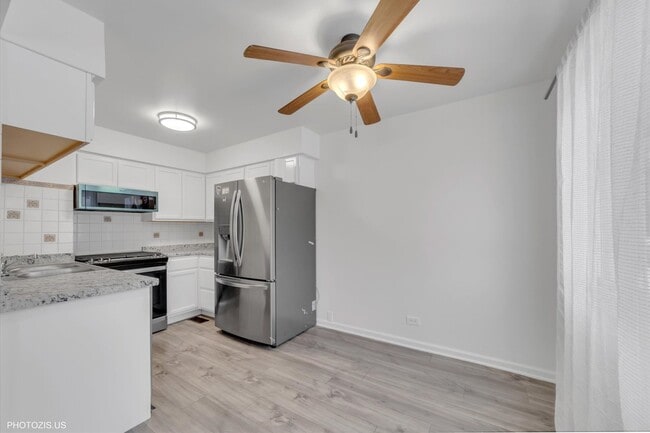 Building Photo - 854 Cambridge Pl