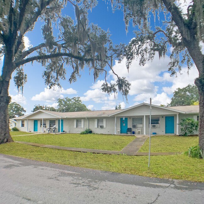 Primary Photo - Large 2/1- Minutes from Downtown Leesburg/...