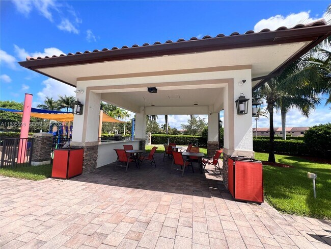 Building Photo - 159 SE 34th Ave