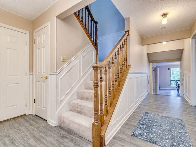 Building Photo - 9305 Springwood Dr