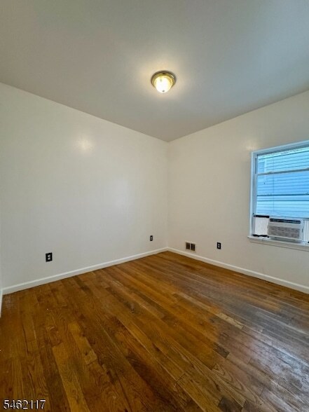 Building Photo - 142 Ege Ave