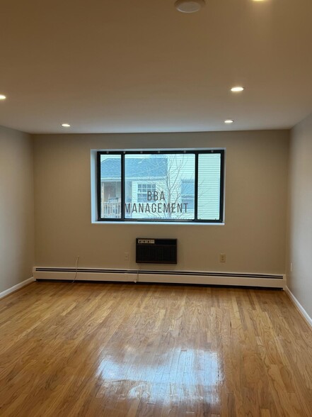 Building Photo - 28 Brentwood St