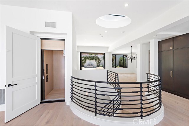 Building Photo - 2340 Crestview Dr