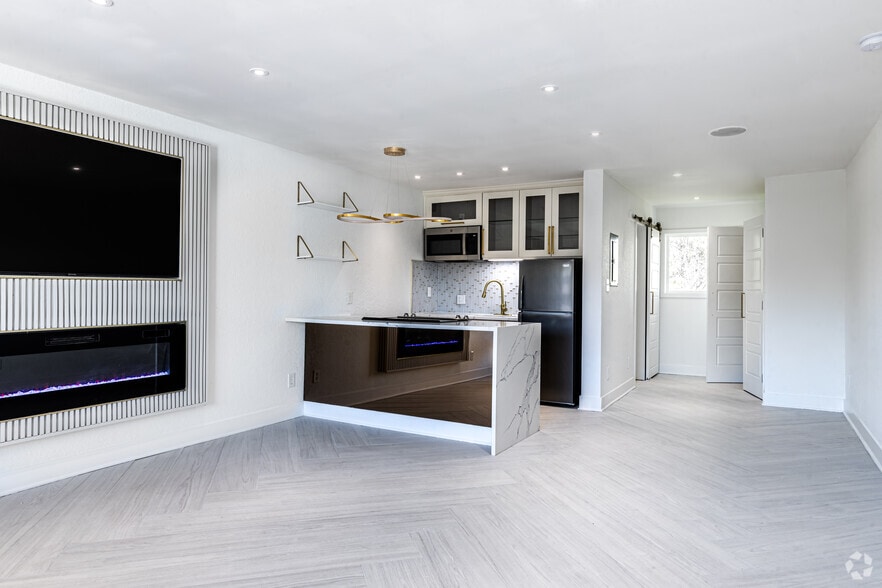 Penthouse - Mission Road Studios