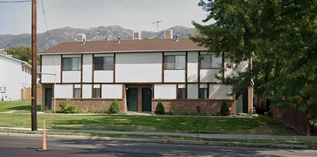 Building Photo - 460 E Elm St