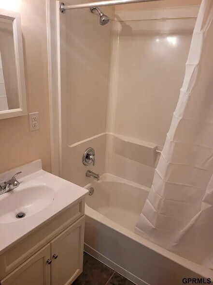 Building Photo - 910 Harrington Ave