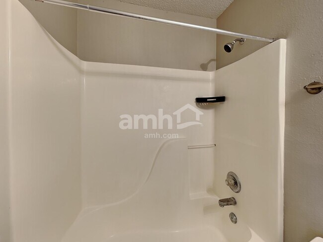 Building Photo - 17317 Pine Wood Ln