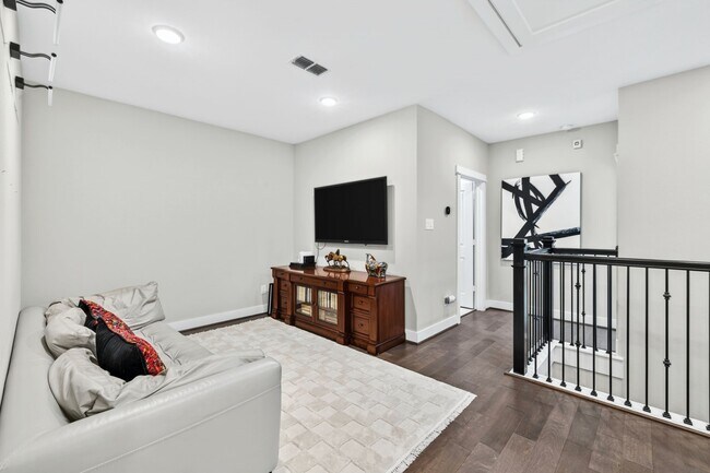 Building Photo - 1423 Biondo Way