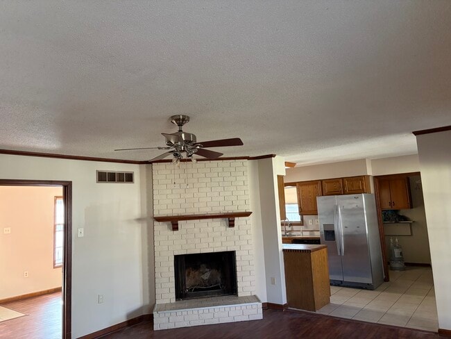 Building Photo - 5024 Clear Creek Dr