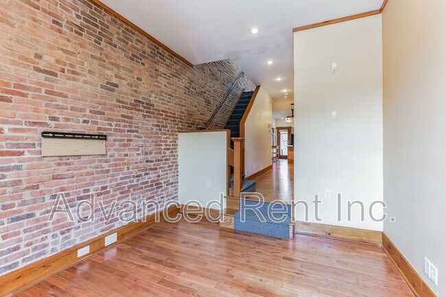 Building Photo - 2802 E Fairmount Ave