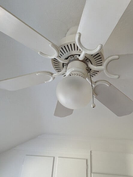 Building Photo - 1117 Logan Ave