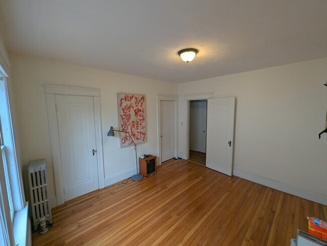 Building Photo - 95 Longfellow Rd