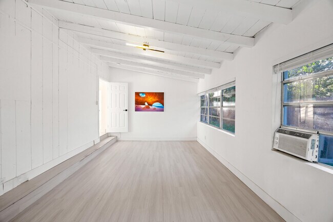 Building Photo - 3360 N 57th Dr