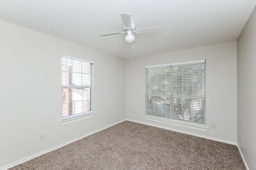 Building Photo - 720 Finley St