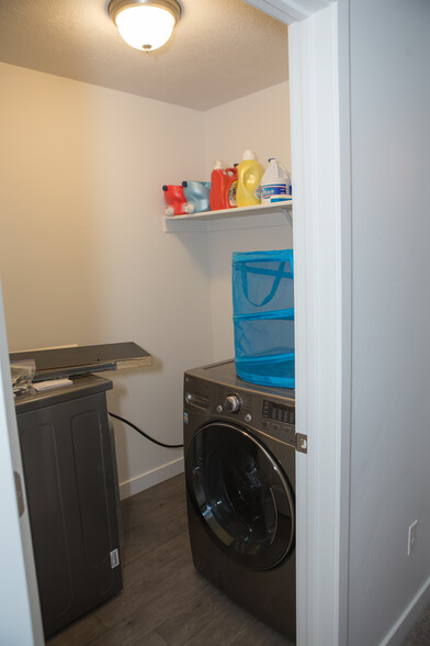 Upstairs Laundry room - 3013 South Red Pine Drive