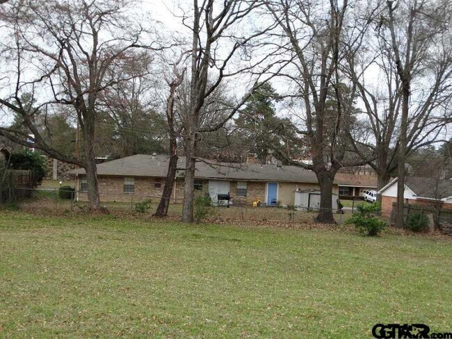 Building Photo - 1220 Brookshire Dr