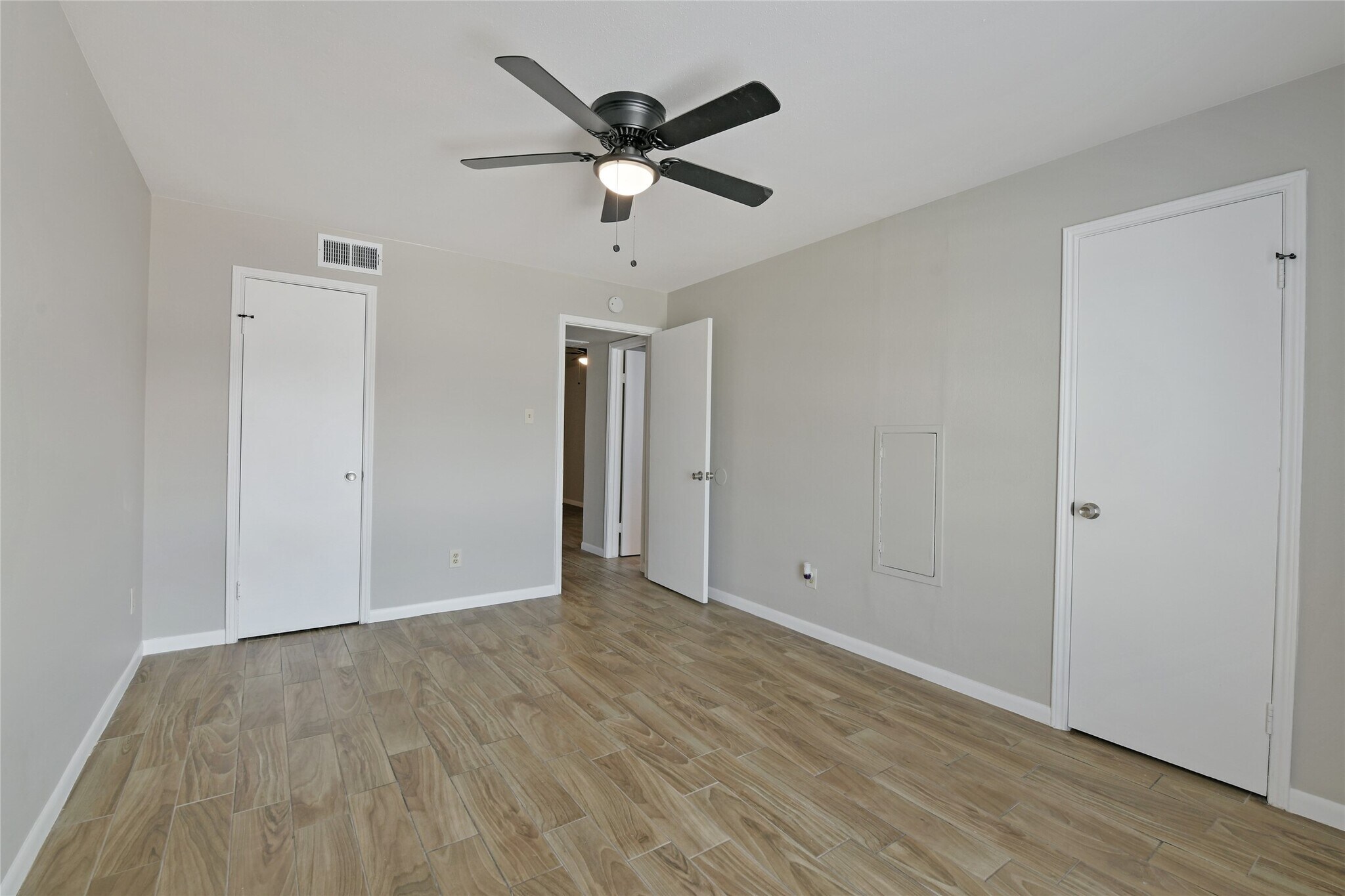 Building Photo - 4500 Sherwood Ln