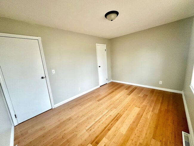 Building Photo - 7330 S 71st St – 2 Bed/1 Bath Ranch in La Vista | Fenced Yard, Attached Garage, Quiet Neighborhood