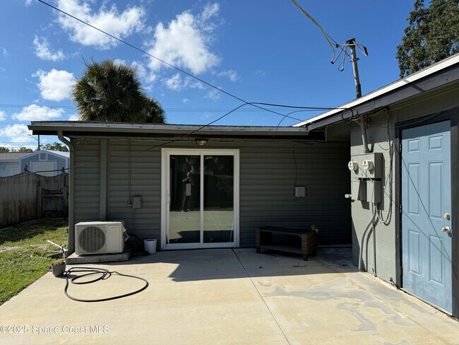 Building Photo - 5 N Deleon Ave