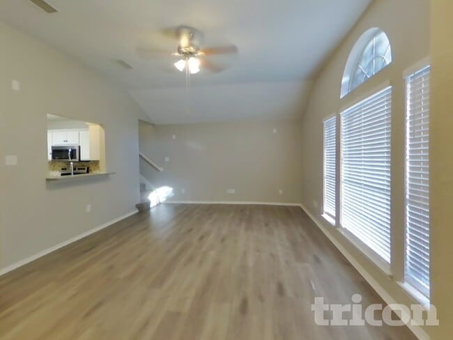 Building Photo - 513 Valley View Dr