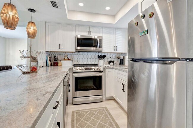 Building Photo - 3755 S School Ave