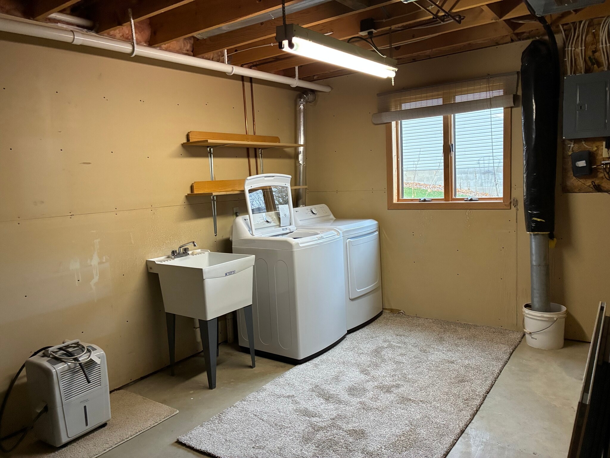 Building Photo - 1103 4th St NW