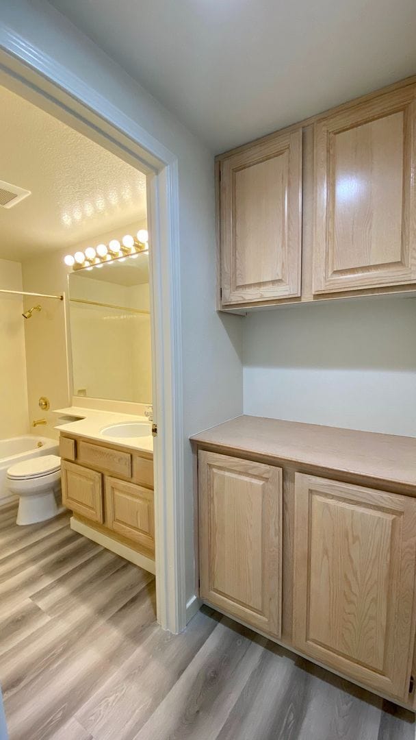 Building Photo - 115 Keil Bay