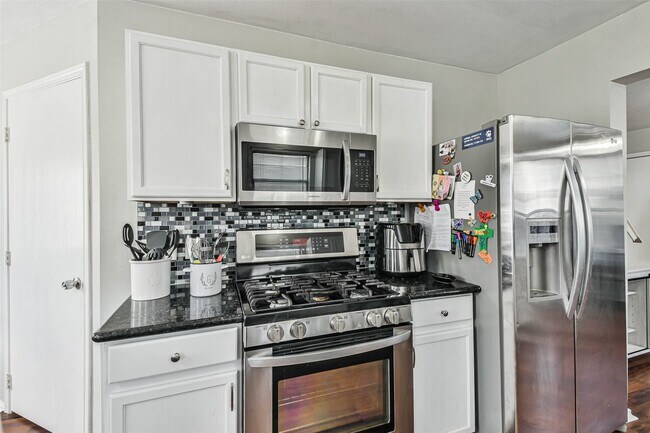 Building Photo - 11735 Pebble Sands Dr