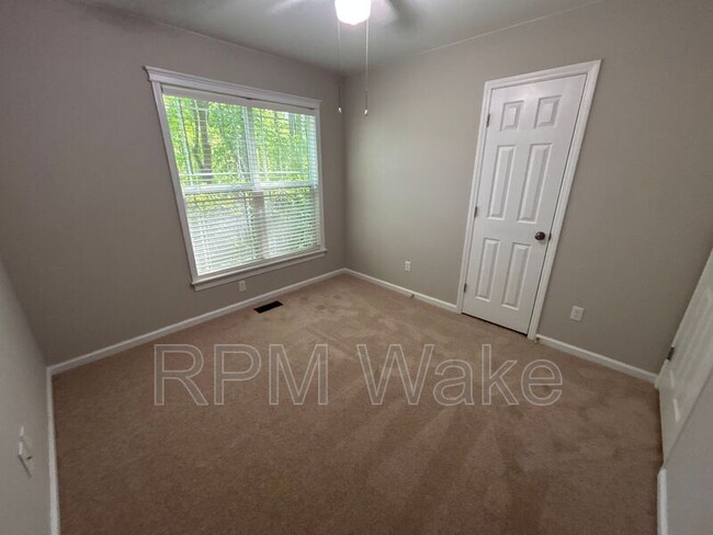 Building Photo - 4200 Willowdale Ct