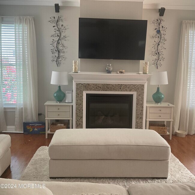 Building Photo - 45 E Pampano Dr