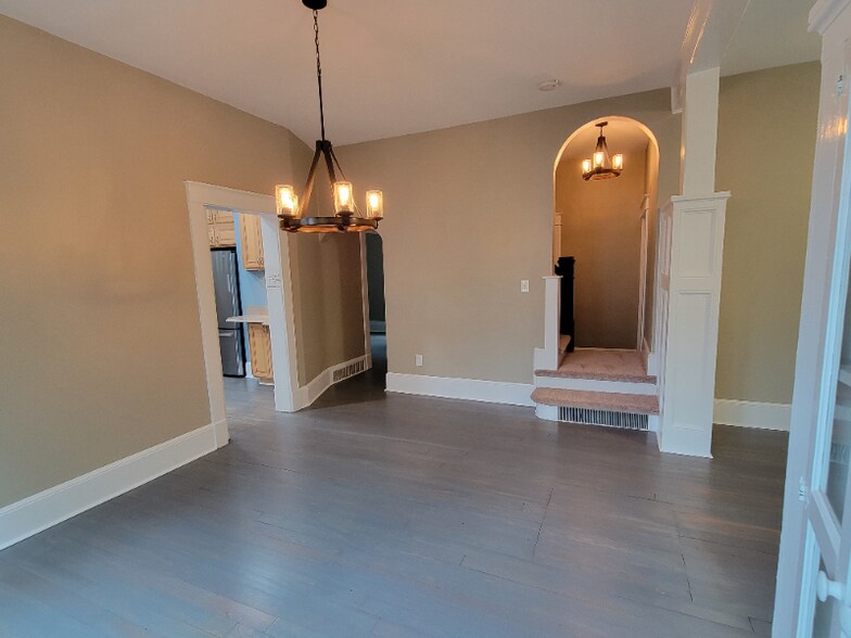 Building Photo - 1108 College Ave