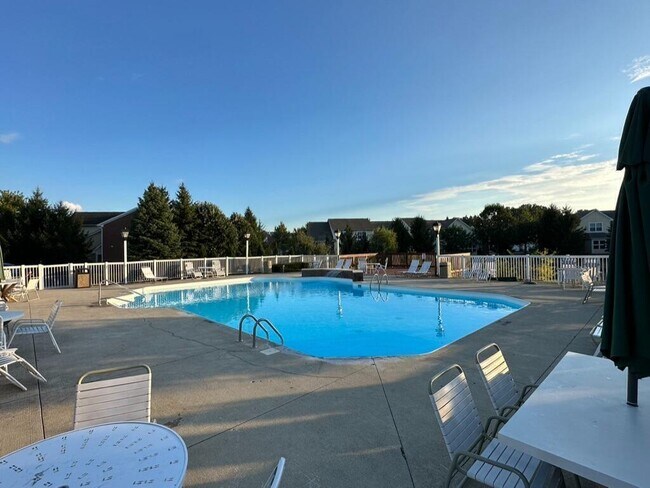 Building Photo - 7774 S Essex Gate Dr