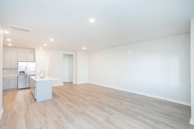 Building Photo - 4509 Sardius Dr