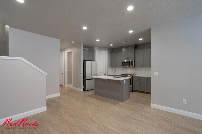 Building Photo - Welcome to Your Dream Home!