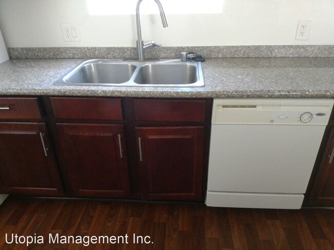 Building Photo - 3 br, 2 bath House - 2801 N. Rainbow Blvd....
